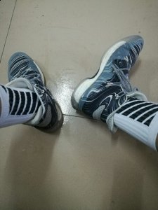 在同期的阿迪达斯球鞋可谓潮牌商城是最受欢迎的一对球鞋了 活不多说（维金斯2016灰白斑马能实战吗 Crazy explosive AW 2016实战测评）