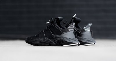 今天就提前给大家欣赏一下 三叶草Prophere酷黑版本实物潮牌图 adidas Originals的新晋鞋款Prophere一经推出便受到了很多球鞋爱好者的追捧（三叶草Prophere酷黑版本实物图 adidas Originals Prophere细节赏析）