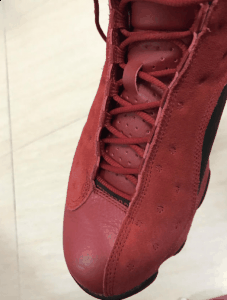 而它的外观也可以潮牌说是最帅的一款AJ正代（AJ13复刻版能实战吗 AJ13大红复刻版实战测评）