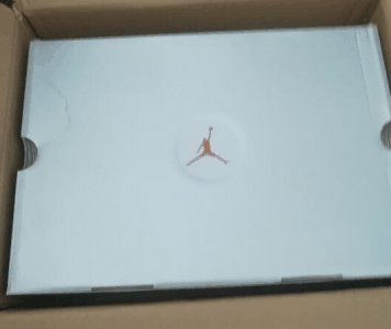 保护性是毋庸置疑的潮牌商城 这是一对非常好的实战鞋（AJ13黑红季后赛开箱测评 AJ13 bred实物细节赏析）