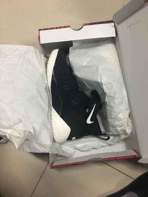 詹姆斯士兵11黑白开箱测评 Nike LeBron Soldier 11实物赏析