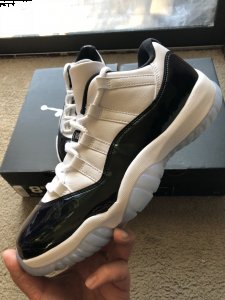 楼主在急停是能明潮牌汇潮牌网店显感觉到脚踝被固定（AJ11复活节和Concord实物对比 AJ11复活节和Concord哪个好）
