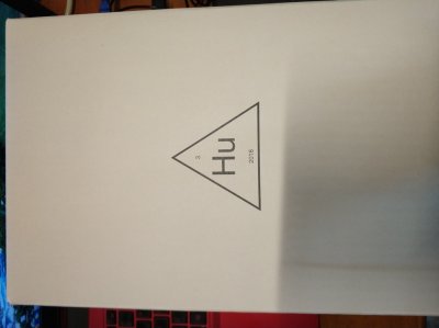 菲董的人气是潮牌不用多说的（菲董NMD HU系列2018和2017版本有什么区别 Pharrell x adidas NMD 2018和2017系列对比）