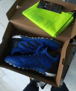 校园足球还潮牌商城是选tf钉最好（阿迪达斯ACE17.1开箱测评 Adidas ACE17.1运动鞋实物细节赏析）