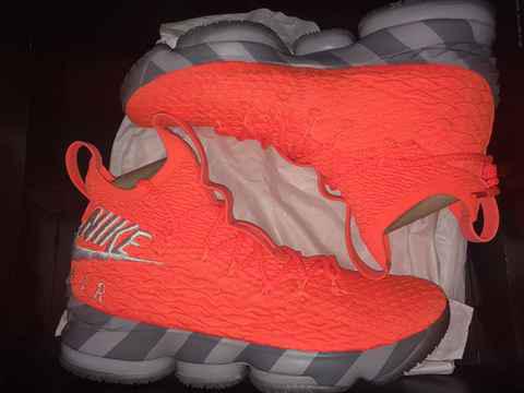 詹姆斯15橘色实物开箱 LeBron 15“Orange Box”细节鉴赏