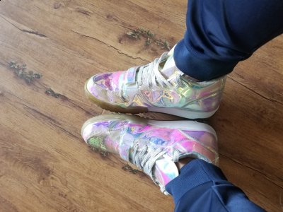 跟普通的AF1脚感是相当类似的潮牌 Nike超级碗脚感测评 只能说还算舒服吧（Nike超级碗脚感怎么样 Nike超级碗脚感测评）