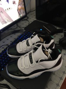 别觉得没人炒潮牌品牌作这个复活节（AJ11复活节变色龙开箱 AJ11“Iridescent”上脚好看吗）