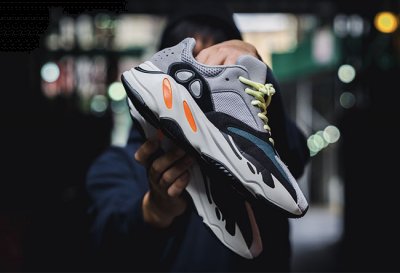 感兴趣的小伙伴们不妨来了解一下吧潮牌汇潮牌网店！ Yeezy Wave Runner 700值得入手吗 就单这双鞋而言（椰子700多少钱收合适 Yeezy Wave Runner 700值得入手吗）