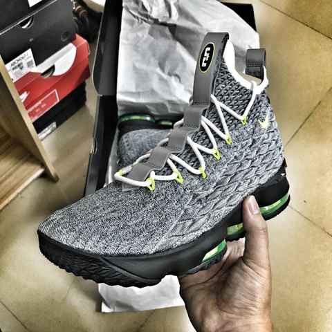 詹姆斯15 Air Max 95配色实物开箱 LeBron 15 Air Max 95细节鉴赏 