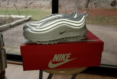  Air max 97纯白脚感怎么样 脚潮牌信息感跟vapor和zoom的跑鞋比跟踩着砖一样（Air max 97纯白开箱图 耐克Air max 97纯白实物细节欣赏）