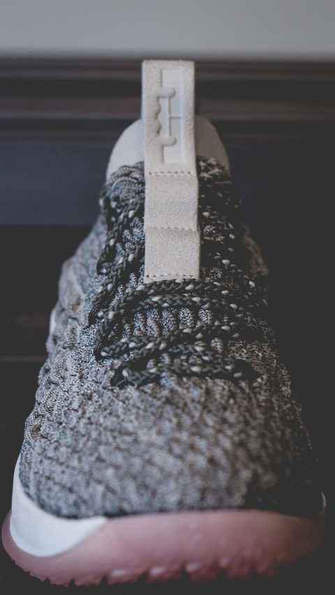 詹姆斯15低帮水泥灰配色什么时候发售 Nike LeBron 15 Low水泥灰多少钱