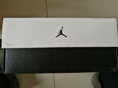整体鞋面采潮牌信息用编织材料（AJ30黑猫开箱测评 Air Jordan 30黑猫实物赏析）