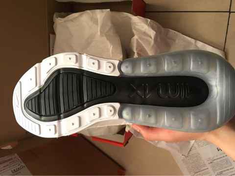 耐克Air Max 270纯白开箱图 Nike Air Max 270纯白实物欣赏