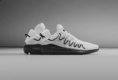 是不是相当的帅气呢 Adidas Y-3 Kusari黑白细节赏析 鞋舌上的Y-3 后跟的设计貌似可潮牌汇潮牌网店以调整松紧程度 这样一双鞋小伙伴们喜不喜欢呢 阿迪达斯Y-3系列怎么样 Adidas的专利鞋面技术Primeknit价格不菲（阿迪达斯Y-3 Kusari黑白配色实物图 Adidas Y-3 Kusari黑白细节赏析）