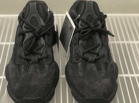 椰子500纯黑配色实物图 Yeezy 500纯黑细节欣赏