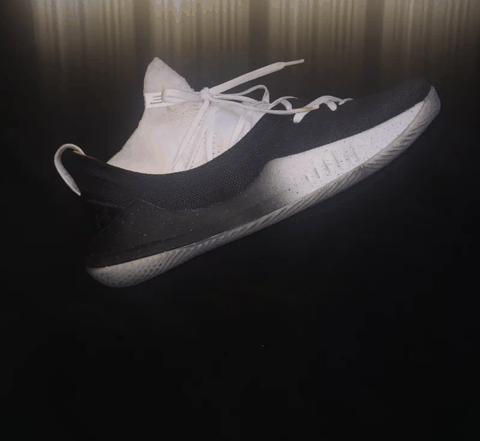 库里5代全新黑白配色上脚图 UA Curry5黑白实物欣赏