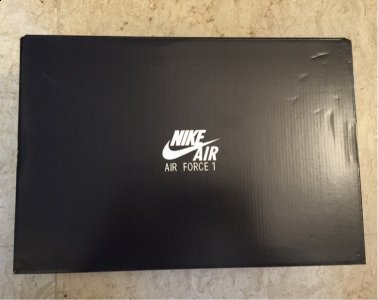 毕竟当年我们小时候如果能入手潮牌一双AF1那真的是可以高兴的几天几夜睡不着（耐克AF1台湾主题实物开箱 Nike AF1“Taiwan”细节欣赏）