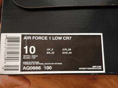 比起zoom、bo潮牌ost当然是不能比（耐克AF1 CR7开箱图 空军一号致敬C罗版细节赏析）