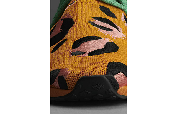 菲董 x adidas 联名 Hu NMD“潮牌品牌Animal Print Orange”配色鞋款公布（菲董 x adidas 联名 Hu NMD“Animal Print Orange”配色鞋款公布）