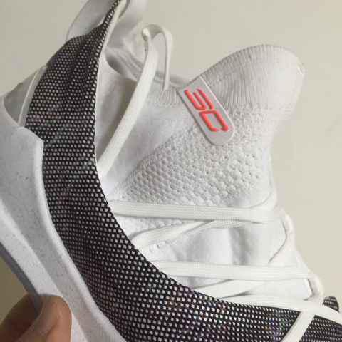 库里5代做工如何 UA Curry5细节鉴赏