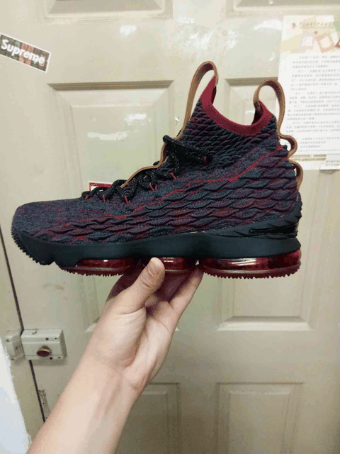詹姆斯15熔岩配色实物开箱 LBJ 15熔岩实物欣赏