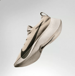 可以稍微等待一下 Nike Va潮牌信息por Street值得入手吗 目前的评价来看（耐克Vapor Street会降价吗 Nike Vapor Street货量大吗）