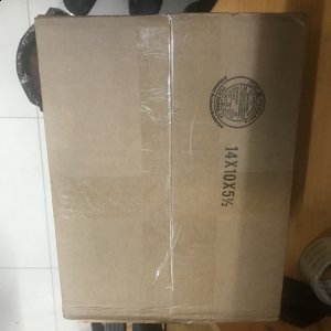 但是就是这么矛盾的潮牌商城事情却显得非常自然了（椰子350黑褐色实物开箱 Yeezy 350 Boost V2细节鉴赏）