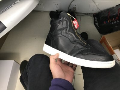 感觉脚在里潮牌汇潮牌网店面来回滑动（AJ1黑色拉链版本做工怎么样 Air Jordan 1 High Zip值得买吗）