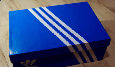  轻盈的鞋身再潮牌加上全掌boost加成（阿迪达斯iniki runner开箱测评 adidas runner boost实物细节欣赏）