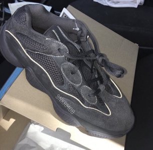椰子Desert Rat 500黑灰开箱图潮牌汇潮牌网店 YEEZY Desert Rat 500 “Utility Black”6月发售（椰子Desert Rat 500黑灰开箱图 YEEZY Desert Rat 500 “Utility Black”6月发售）