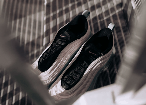 Air Max 97搜索潮牌汇潮牌网量全球第一（耐克Air Max 97 Plus蓝白好看吗 Air Max 97 Plus在哪买）