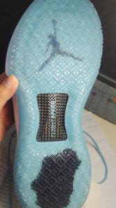 这双织面密潮牌度非常高（AJ32北卡蓝耐磨性如何 Air Jordan 32北卡蓝深度测评）