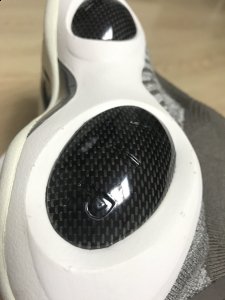 q6u网小编来告诉你 耐克大眼睛脚感舒服吗潮牌 这双鞋的脚感其实是很赞的 主要是出于这气垫的设计（耐克大眼睛脚感舒服吗 Nike Zoom Flight Bonafide上脚体验）