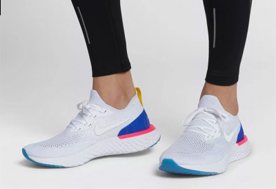 其脚感就像躺在潮牌信息海绵上一样舒适（耐克Epic React Flyknit入手方式 Nike Epic React Flyknit多少钱）