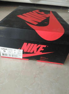 不久前小编入手了潮牌信息一双AJ1的黑蓝编织（AJ1黑蓝编织实物开箱 Air Jordan 1黑蓝编织细节鉴赏）
