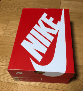 针眼密集 麂皮材质潮牌的鞋面更是深得我心（耐克AIR MAX 98 QS开箱图 AIR MAX 98龙珠配色赏析测评）