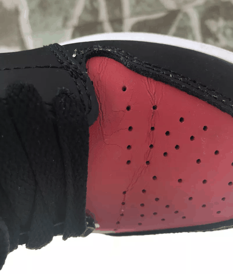 AJ1禁穿鞋头会开裂吗 AJ1禁穿值得买吗
