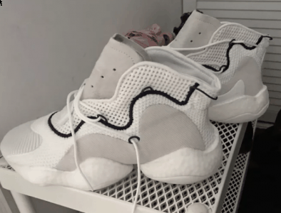 休闲款相潮牌资讯对容易（阿迪达斯Crazy BYW偏大还是偏小 Adidas BYW尺码怎么选择）