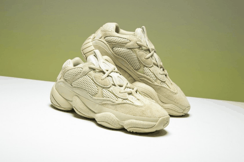 椰子500全新黄月亮配色好看吗 Yeezy 500“Super Moon Yellow”实物欣赏