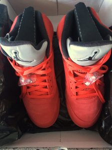 AJ5大红好看吗 Air 潮牌资讯Jordan 5大红配色实物赏析（AJ5大红好看吗 Air Jordan 5大红配色实物赏析）