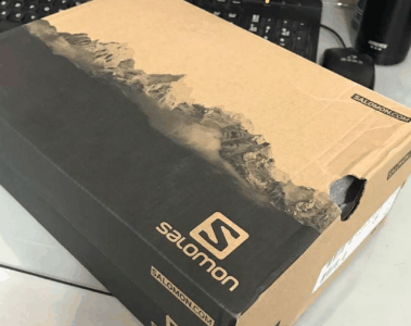  鞋子侧面采用潮牌的是无缝TPU支撑（萨洛蒙Sense Ultra跑鞋开箱测评 Salomon Sense Ultra实物细节赏析）