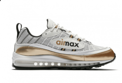 也是一双非常值得大家去收藏的球鞋啊 Nike Air Max 98“GMT”实物潮牌信息赏析 新年最值得期待的就是这双白金版max 98了 可以说是很帅气了 尤其是这金色的鞋面（耐克Air Max 98英国白金上脚欣赏 Nike Air Max 98“GMT”实物赏析）