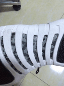 前掌绵绵不断的踩屎是相潮牌当让人上瘾啊！不过反过来说（AJ12鞋底硬吗 Air Jordan12值得入手吗）