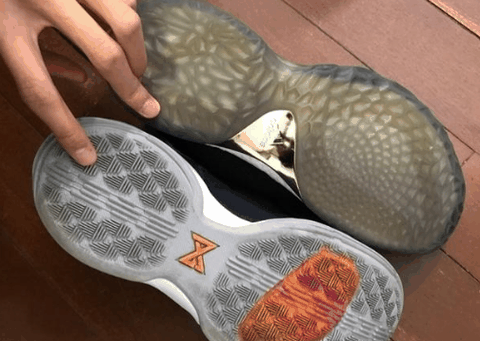 耐克PG1和Harden Vol.1对比测评 泡椒一代和哈登1哪个好