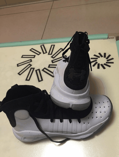 库里4黑白太极能实战吗 Under Armour Curry 4黑白太极实战测评