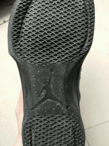 这金黄真潮牌商城的很亮（AJ31黑金配色低帮系列耐磨吗 Air Jordan 31黑金配色低帮系列脚感怎么样）