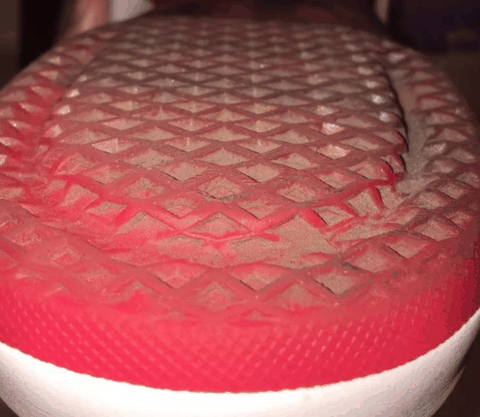 AJ32鞋底材质是什么 AJ32鞋底耐磨如何