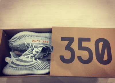 偏偏每双椰潮牌信息子都偏小（Yeezy冰蓝尺码怎么选 椰子350 v2冰蓝小了几码）