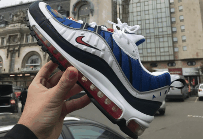 q6u网小编搜了之后就知道这双耐潮牌克货号640744-100是Nike Air Max 98的高达配色（耐克货号640744-100是什么鞋款 耐克货号640744-100在哪购买）