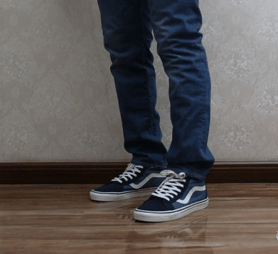  全黑版的vans sk8 hi 潮牌资讯slim出自设计师Donny Miller之手（范斯SK8-HI高帮深蓝开箱测评 Vans SK8-HI上脚赏析）